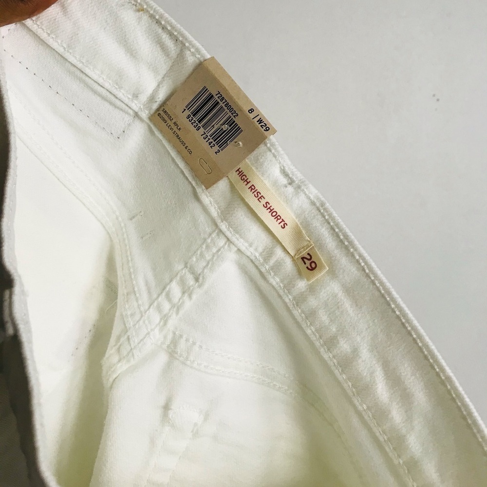 Levi’s High Rise Shorts - Picture 6 of 9